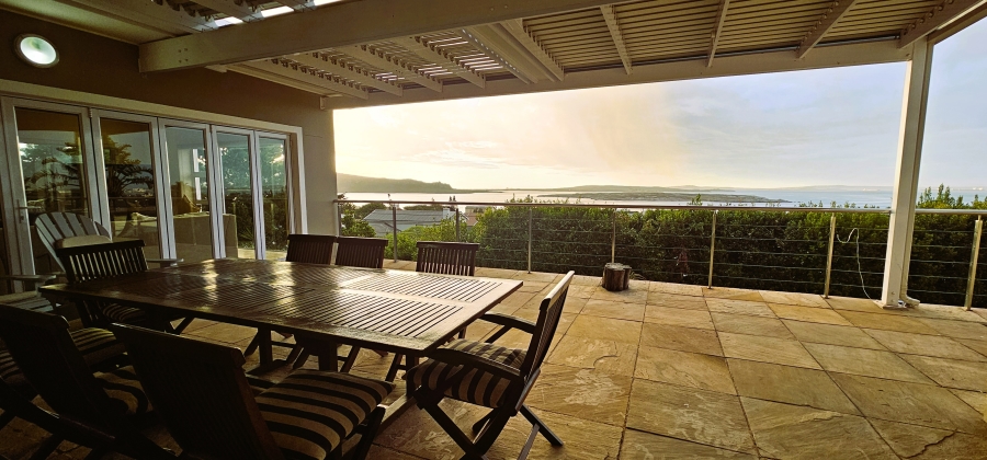 5 Bedroom Property for Sale in Middedorp Western Cape